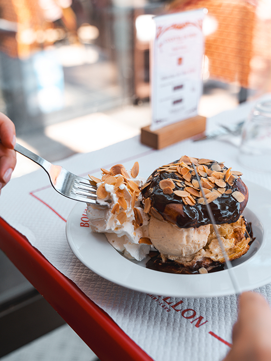 Un dessert maison typique de la carte du Bouillon Saint-Laud à Angers